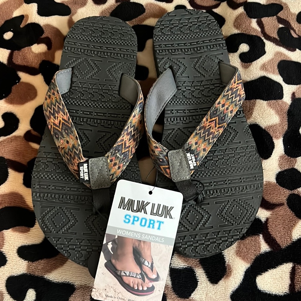 Muk Luks Flip Flops